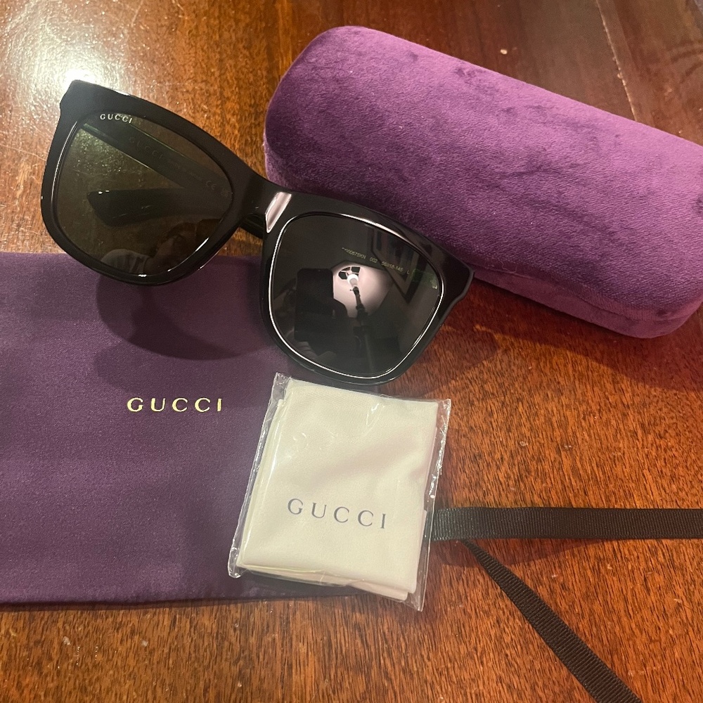 Gucci Black Sunglasses with Purple Case and Pouch